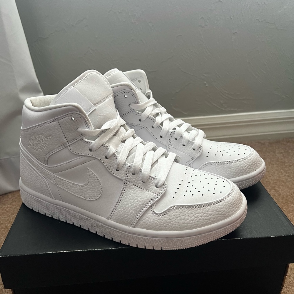 Air Jordan 1 Mid
